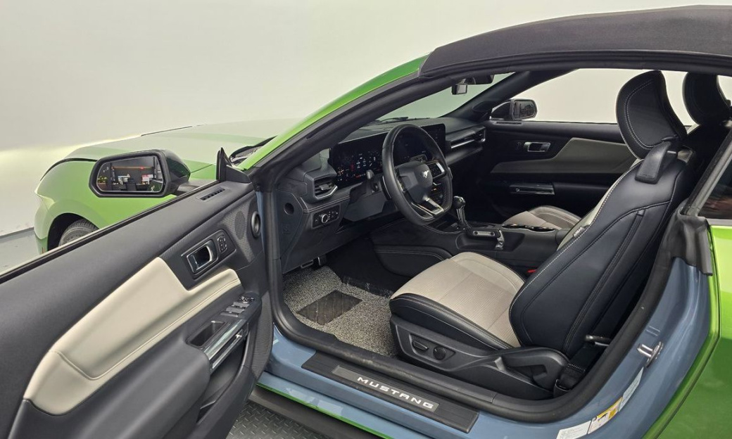 Ford Mustang 5.0 GT Premium Convertible, 2024
