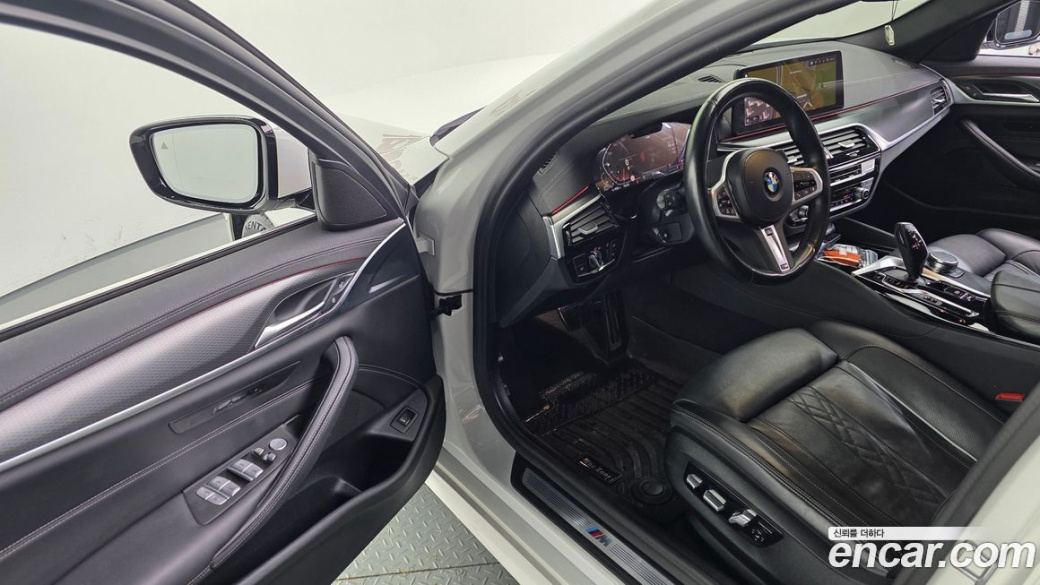 BMW 5-Series 523d xDrive M Sport, 2023