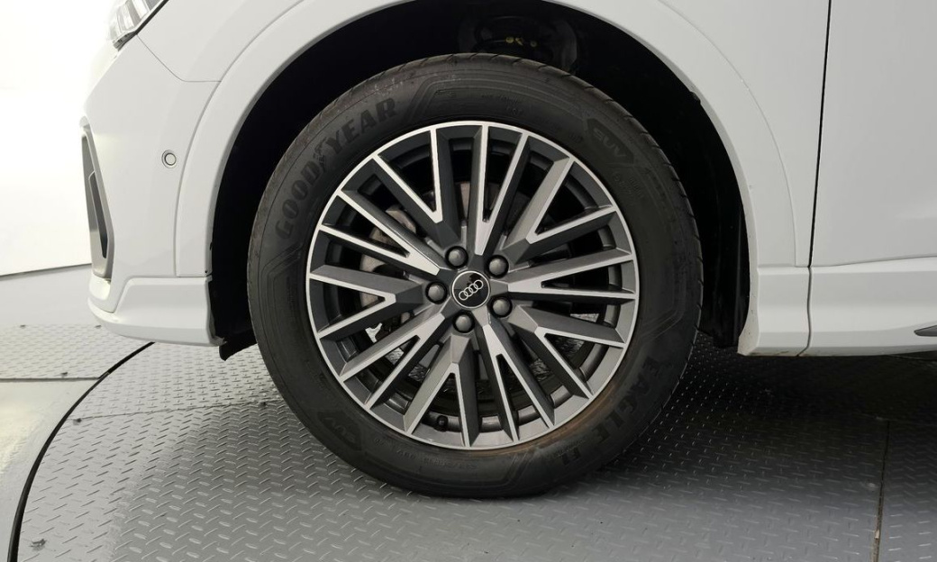 Audi Q3 40 TFSI Quattro Premium, 2024