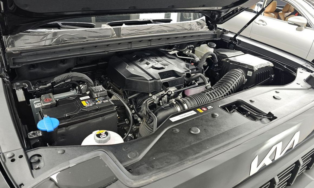 Kia Tasman 2.5T Gasoline 2WD, 2026