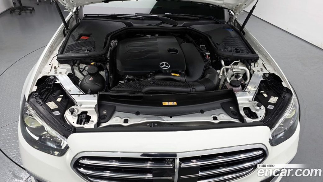 Mercedes-Benz E-Class E350 4MATIC Exclusive, 2023