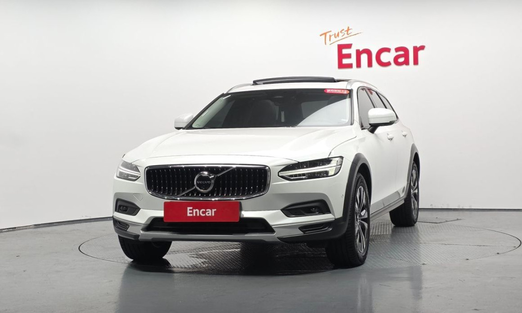 Volvo V90 B5 Plus AWD, 2025