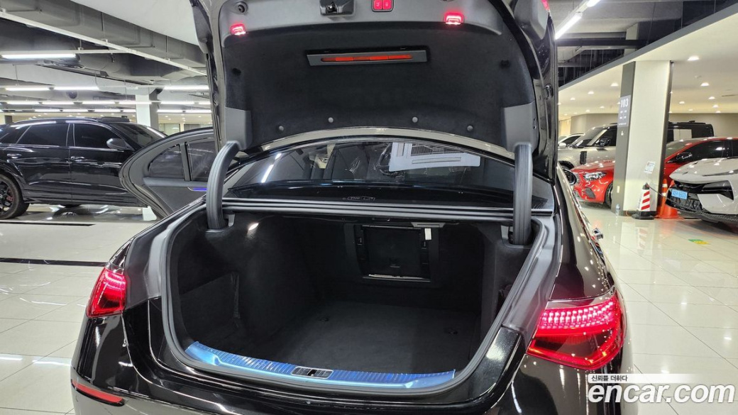Mercedes-Benz S-Class S580L 4MATIC, 2023