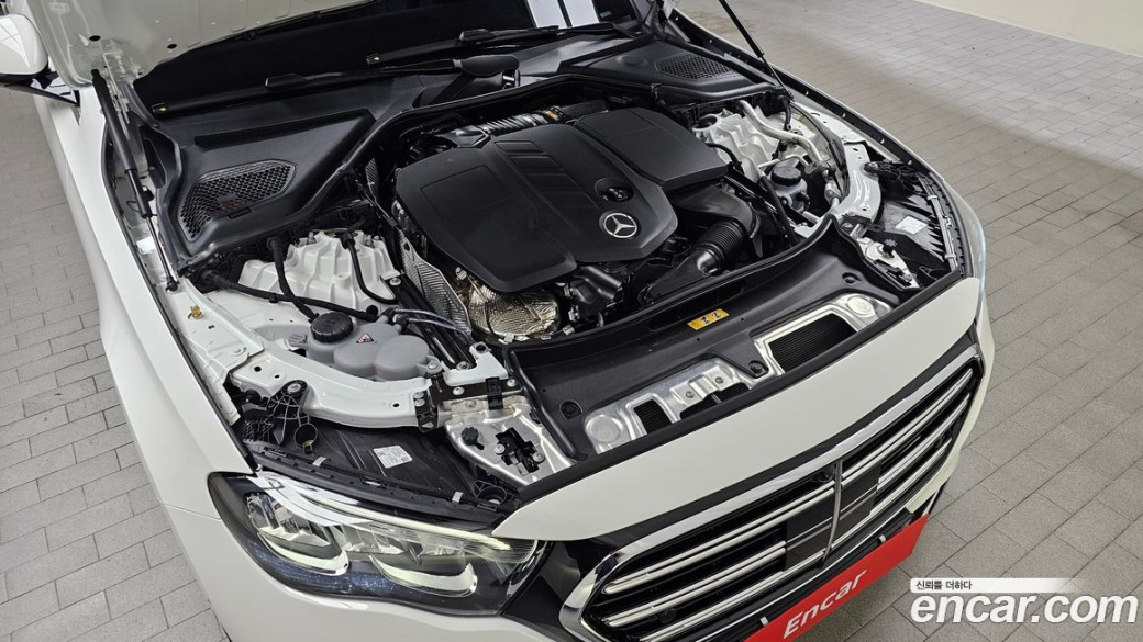 Mercedes-Benz E-Class E220d 4MATIC Exclusive, 2024