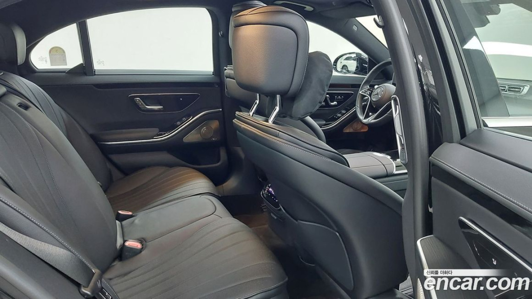 Mercedes-Benz S-Class S350 d 4MATIC, 2025
