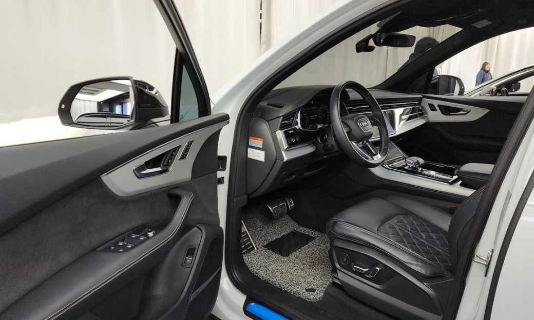 Audi Q7 55 TFSI Quattro Premium, 2023