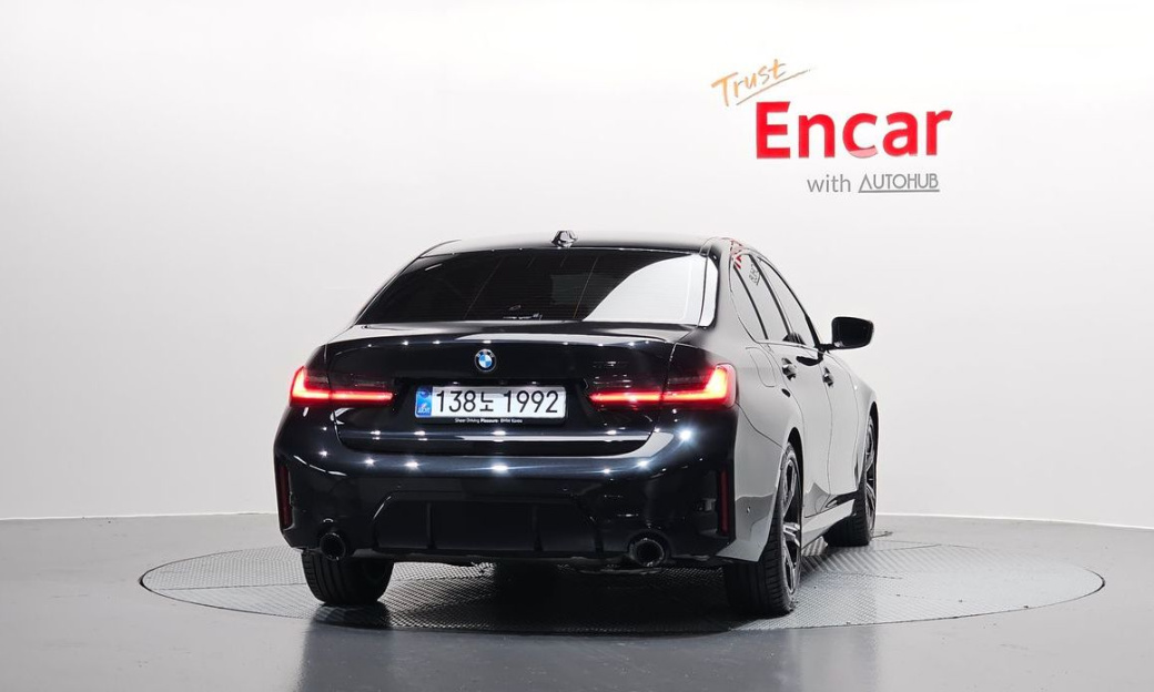BMW 3-Series 320i M Sport, 2025