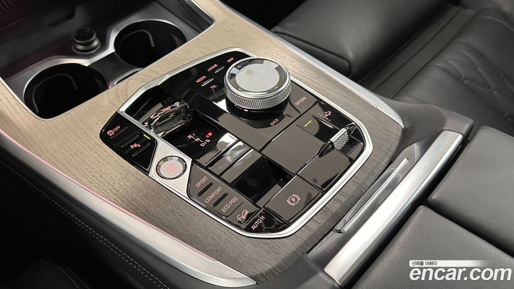 BMW X7 xDrive 40i Design Pure Excellence 6-Seater, 2025