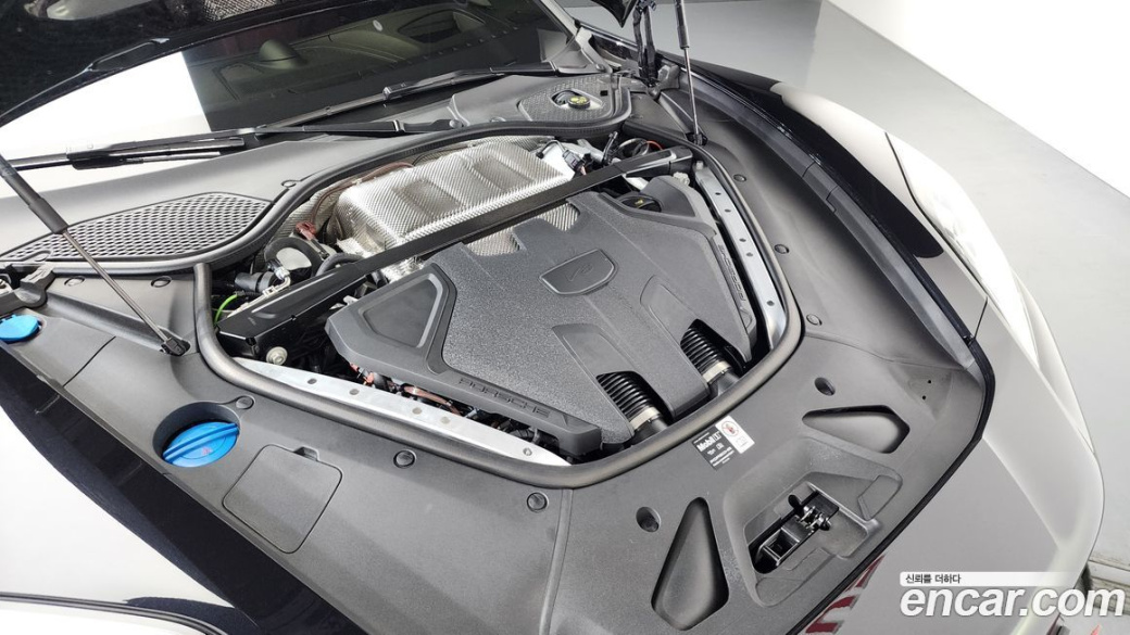 Porsche Panamera 4.0 GTS, 2025