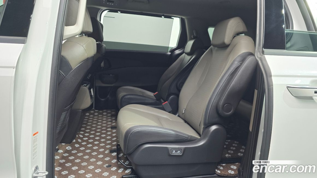 Kia Carnival 9-Seater Noblesse, 2024