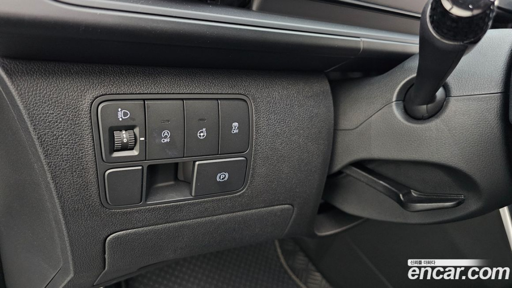 Hyundai Staria Tourer 11-Seater, 2025