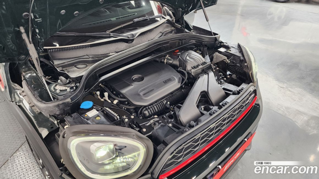 Mini Countryman JCW Launch Pack, 2023
