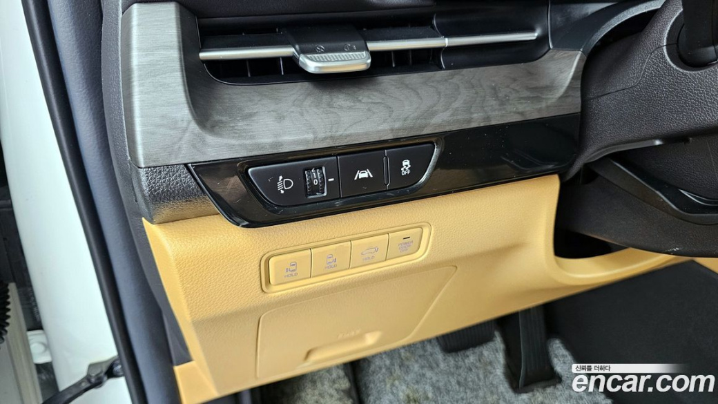 Kia Carnival 9-Seater Signature, 2023