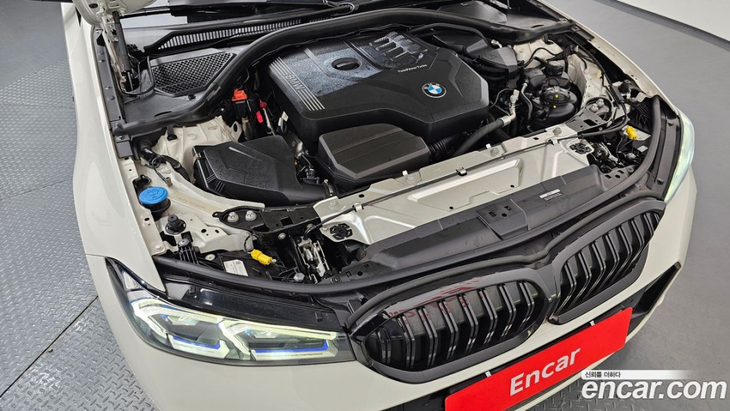 BMW 3-Series 320i M Sport, 2023