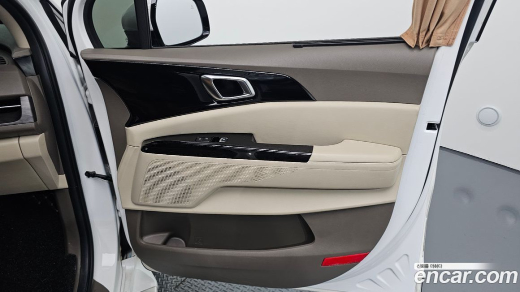 Kia Carnival 9-Seater Noblesse, 2023