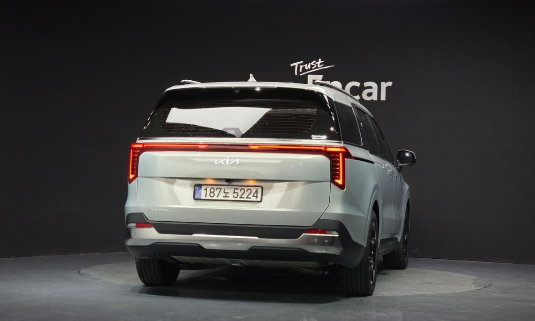 Kia Carnival 9-Seater Signature, 2025