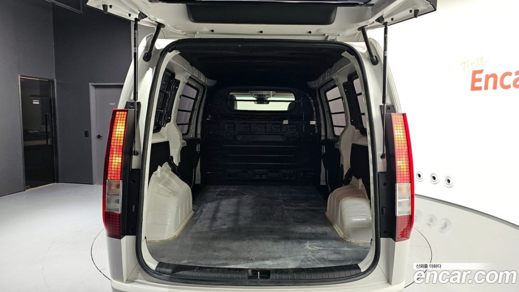 Hyundai Staria Cargo 3-Seater, 2025