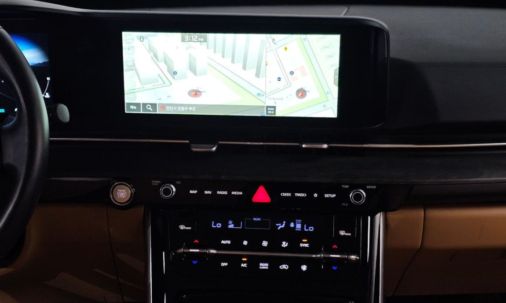 Kia Carnival 7-Seater Signature, 2023