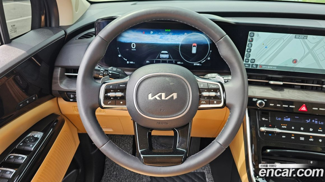 Kia Carnival 9-Seater Signature, 2023