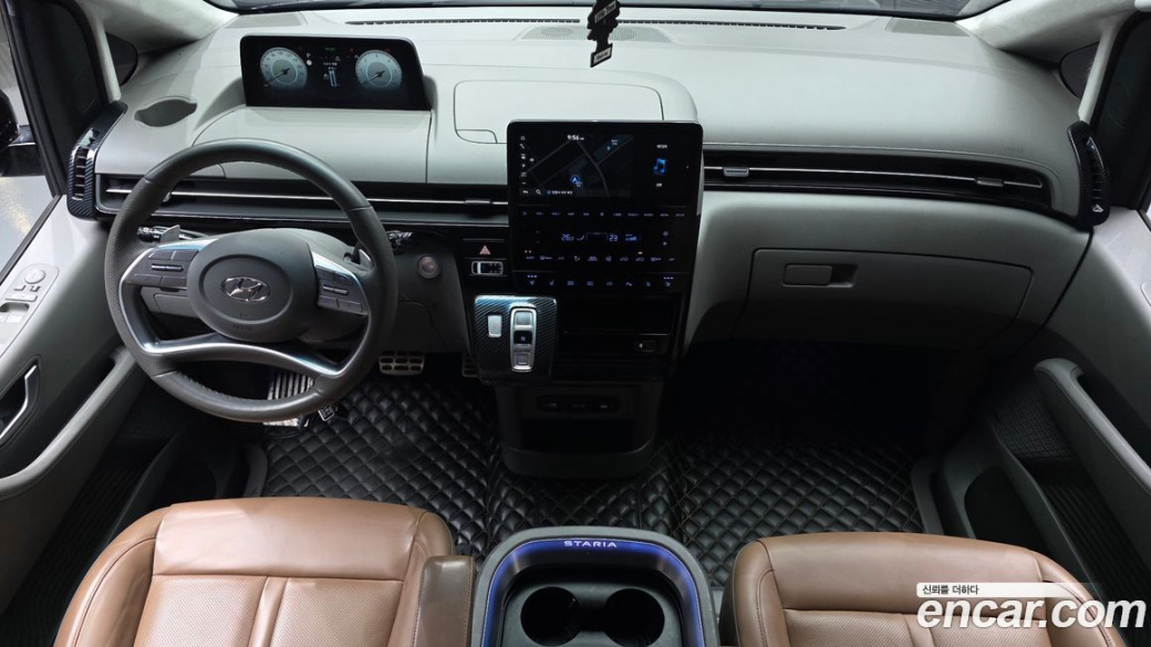 Hyundai Staria Lounge 9-Seater, 2022