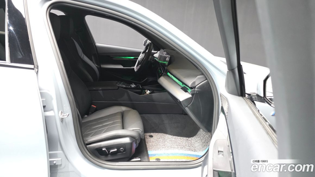 BMW 5-Series 520i M Sport, 2025