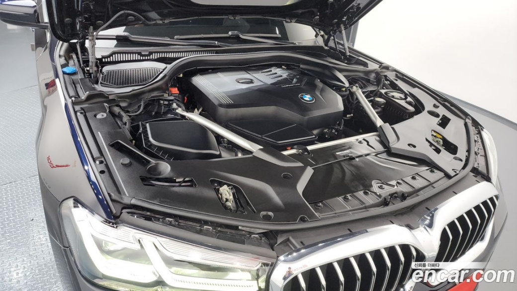 BMW 5-Series 520i M Sport, 2022