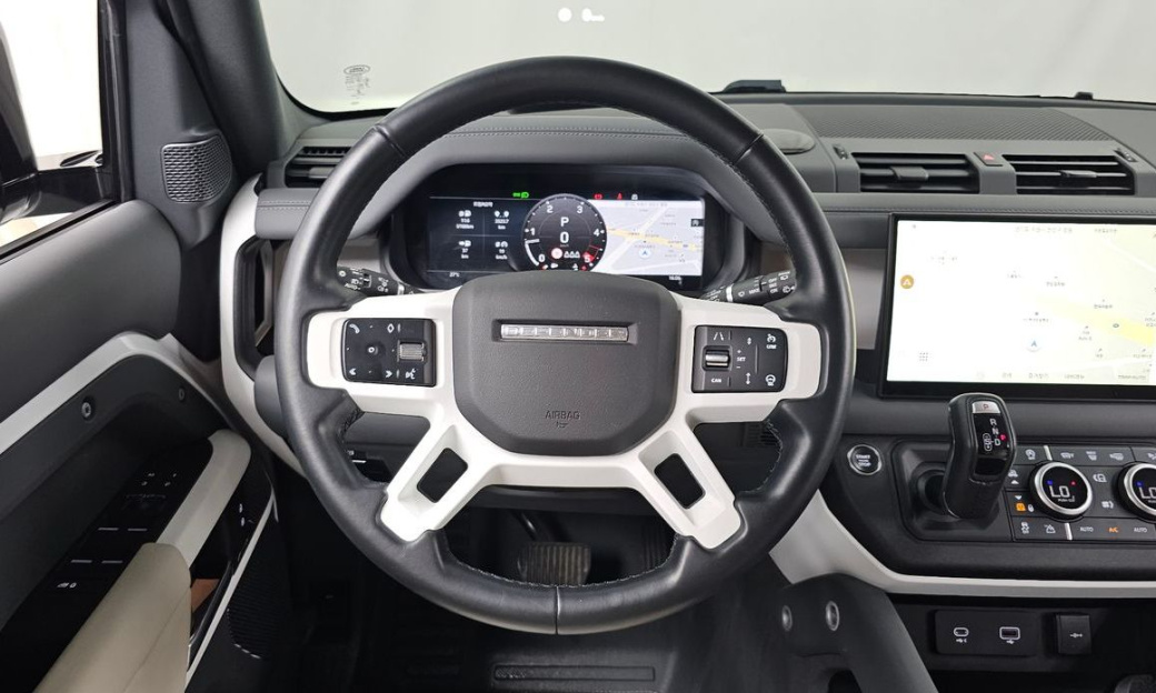 Land Rover Defender 110 D300 HSE, 2023