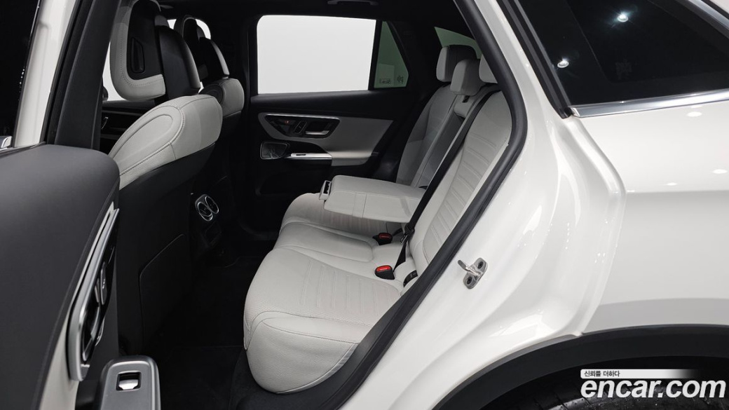 Mercedes-Benz GLC-Class GLC300 4MATIC AMG Line, 2024