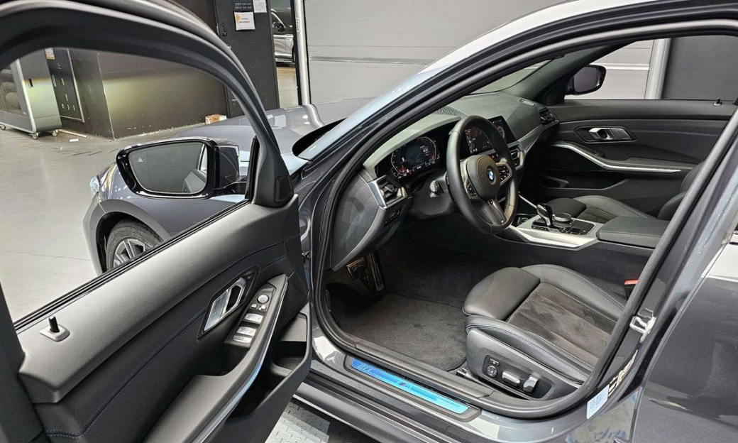 BMW 3-Series 320i M Sport, 2022