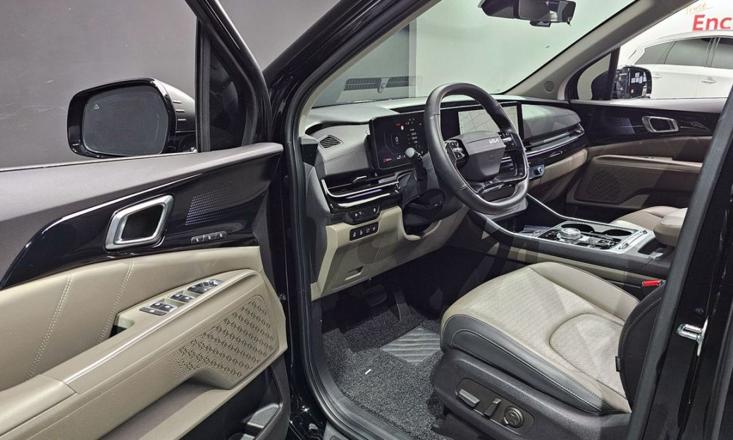 Kia Carnival 9-Seater Gravity, 2025