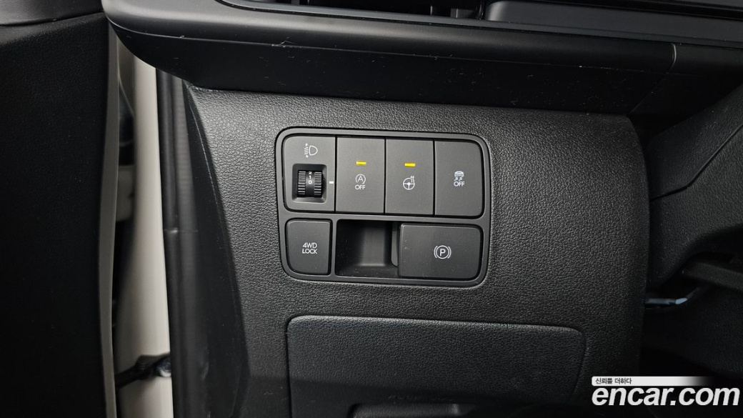 Hyundai Staria 4WD Tourer 9-Seater, 2023