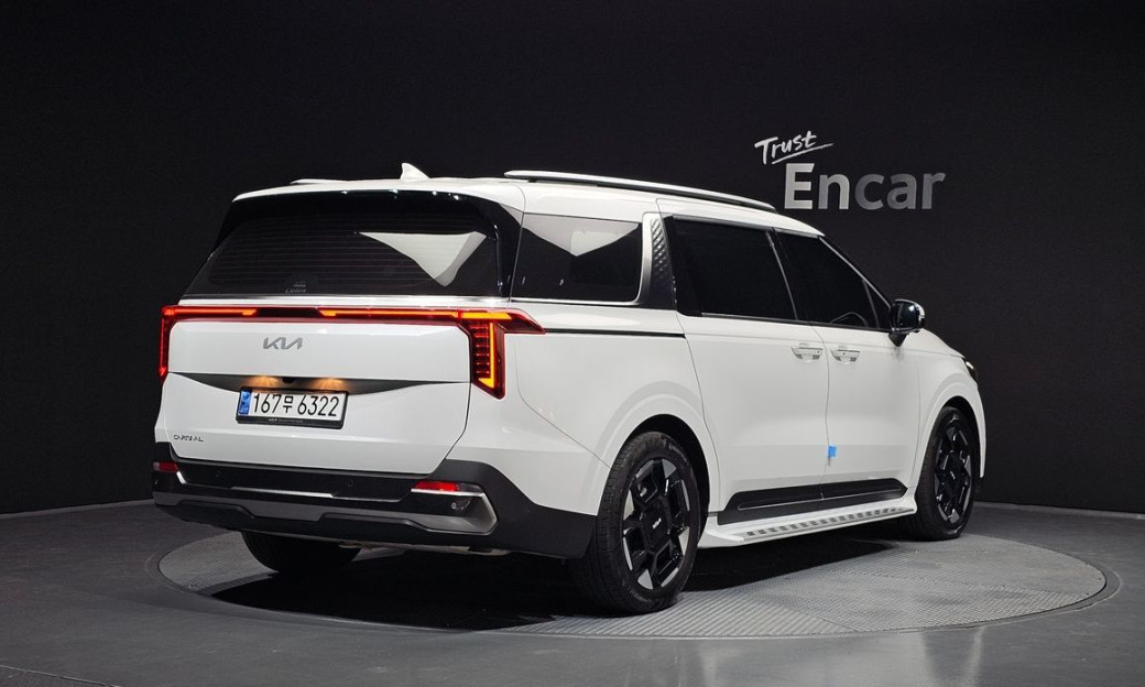 Kia Carnival 7-Seater Signature, 2024