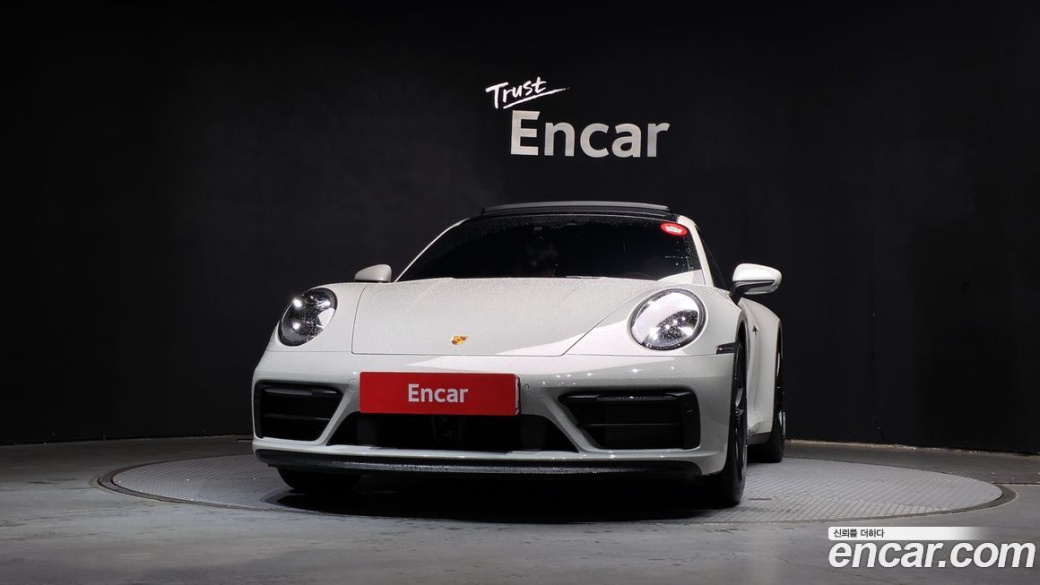 Porsche 911 Carrera GTS, 2023