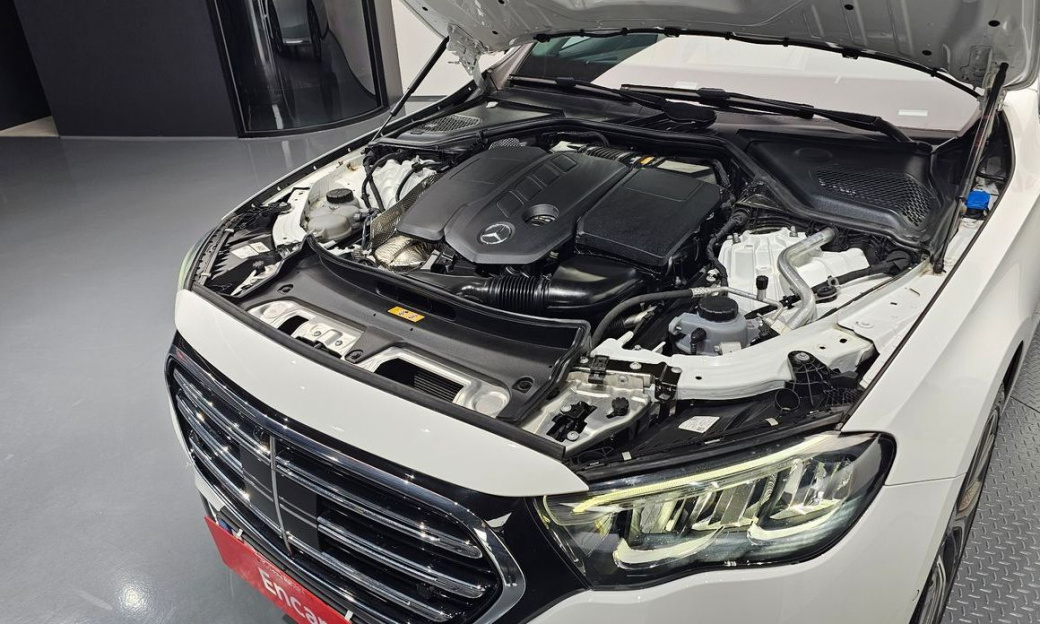 Mercedes-Benz E-Class E220d 4MATIC Exclusive, 2024