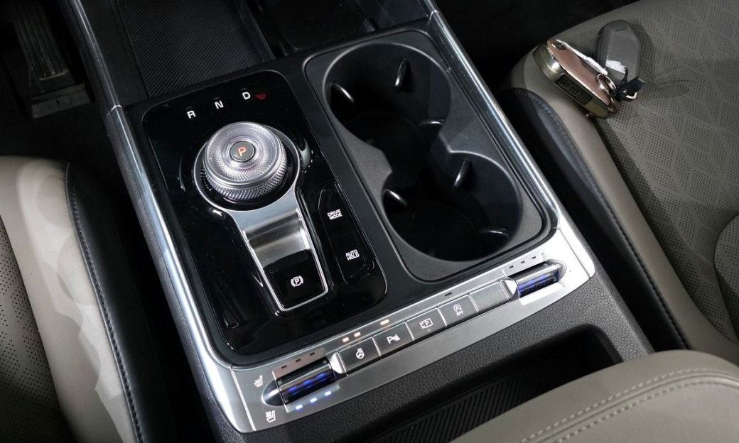 Kia Carnival 9-Seater Noblesse, 2024
