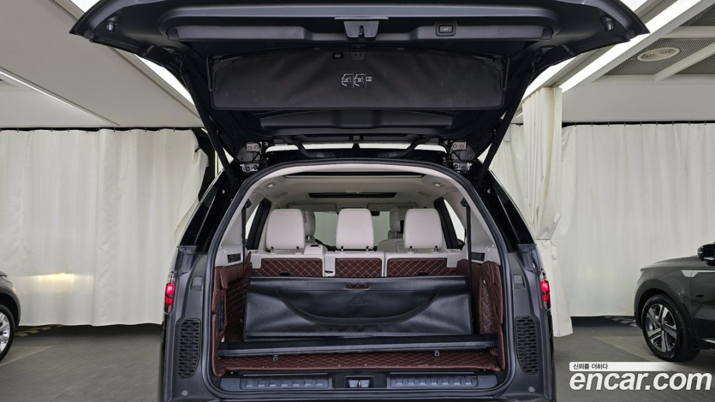 Land Rover Discovery 2.0 P300 SE, 2023
