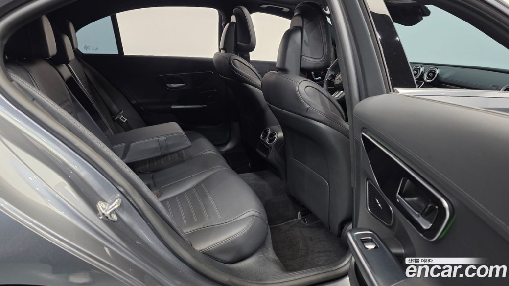 Mercedes-Benz C-Class C300 4MATIC AMG Line, 2023