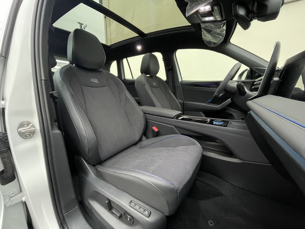 Volkswagen Tiguan L Pro 
