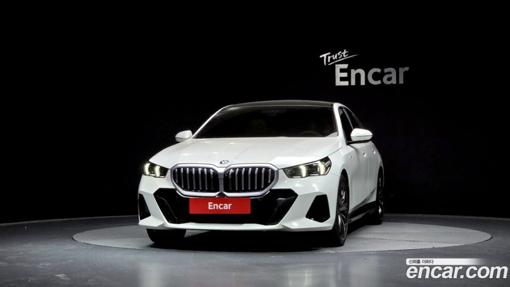 BMW 5-Series 530i xDrive M Sport, 2024