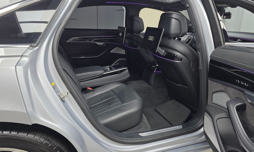 Audi A8 55 TFSI Quattro LWB, 2021