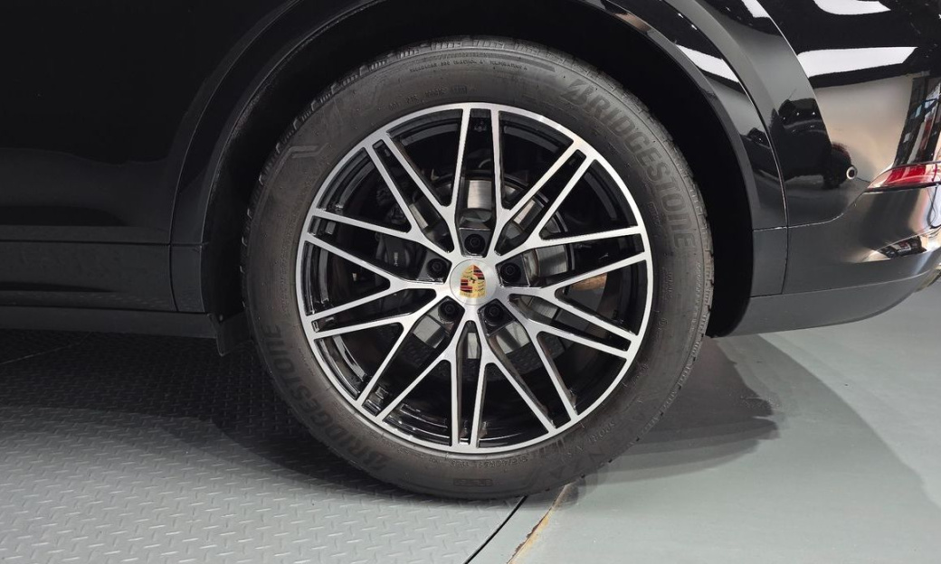 Porsche Cayenne 3.0, 2024
