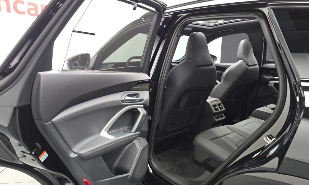 Audi Q5 40 TDI Quattro S Line Black Edition, 2025