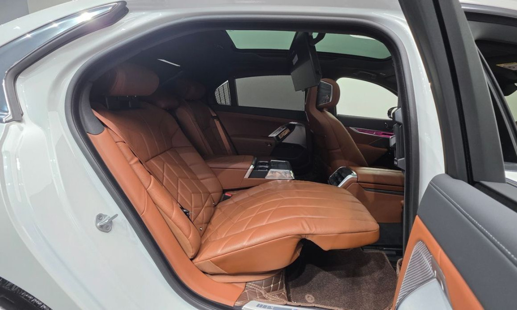 BMW 7-Series 740i xDrive M Sport, 2024