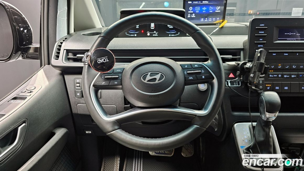 Hyundai Staria 4WD Tourer 9-Seater, 2025