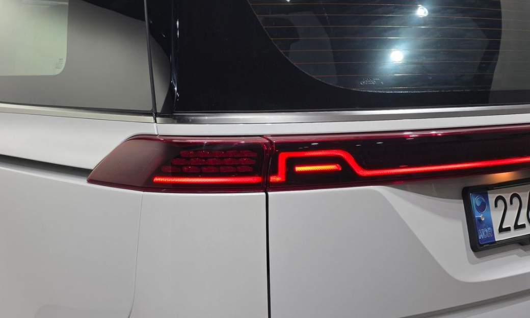 Kia Carnival 9-Seater Signature, 2023