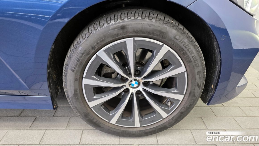 BMW 3-Series 320i, 2023