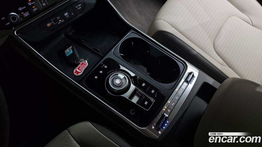 Kia Carnival 7-Seater Signature, 2024