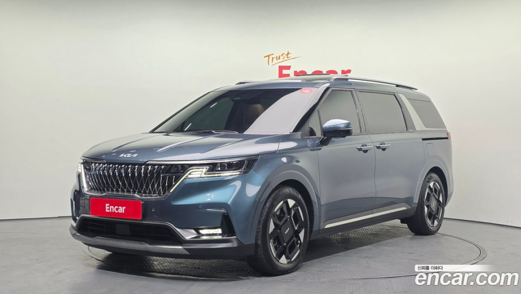 Kia Carnival 7-Seater Signature, 2022