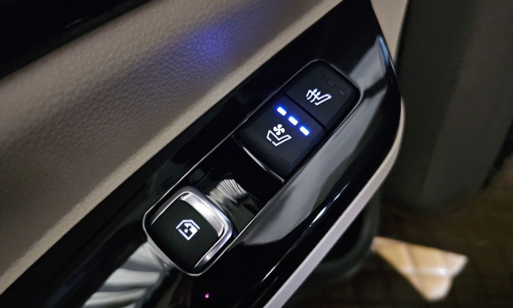 Kia Carnival 9-Seater Hi-Limousine, 2022