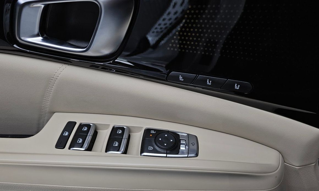 Kia Carnival 7-Seater Signature, 2024